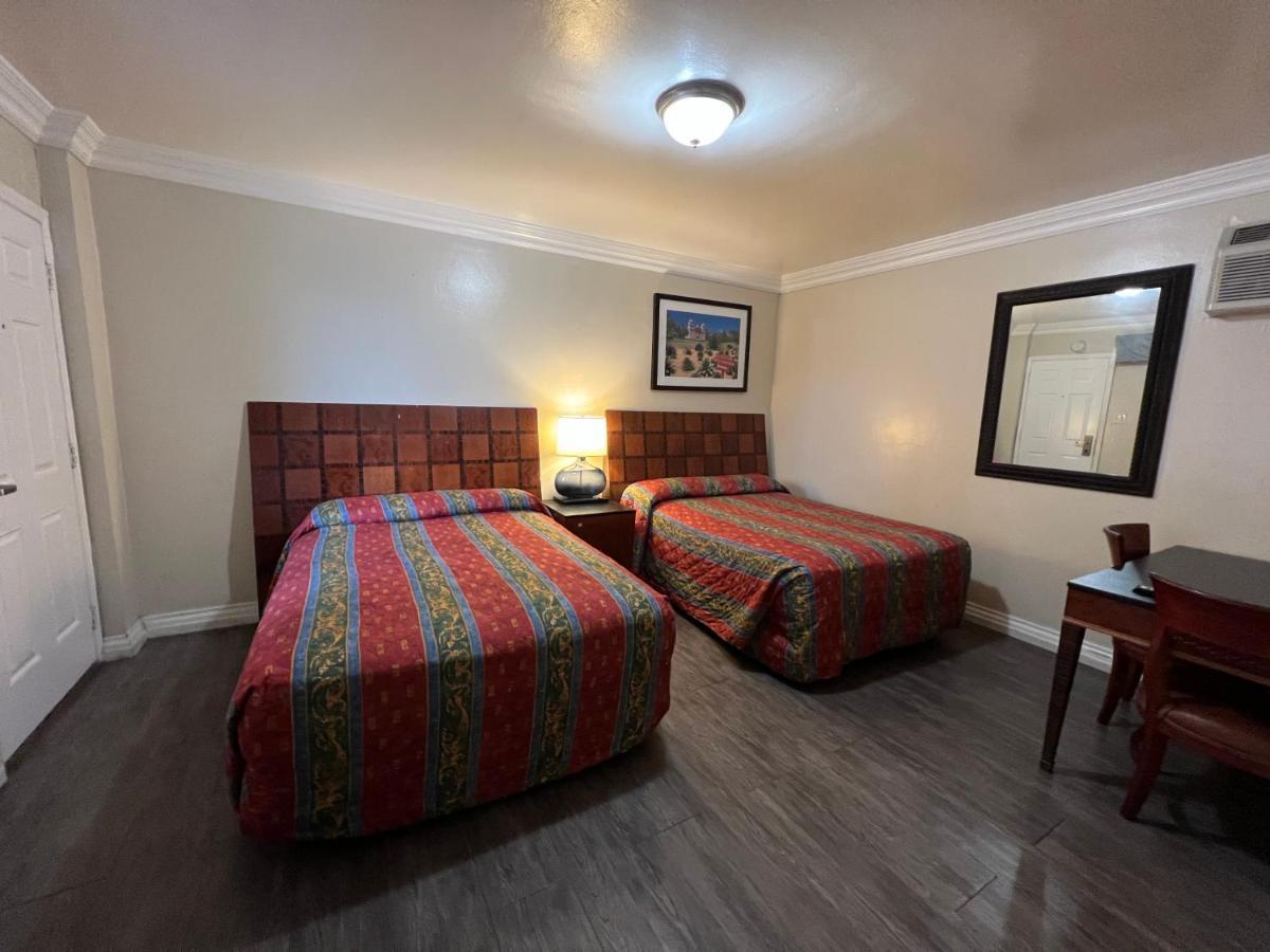 Flamingo Motel Oxnard Bagian luar foto