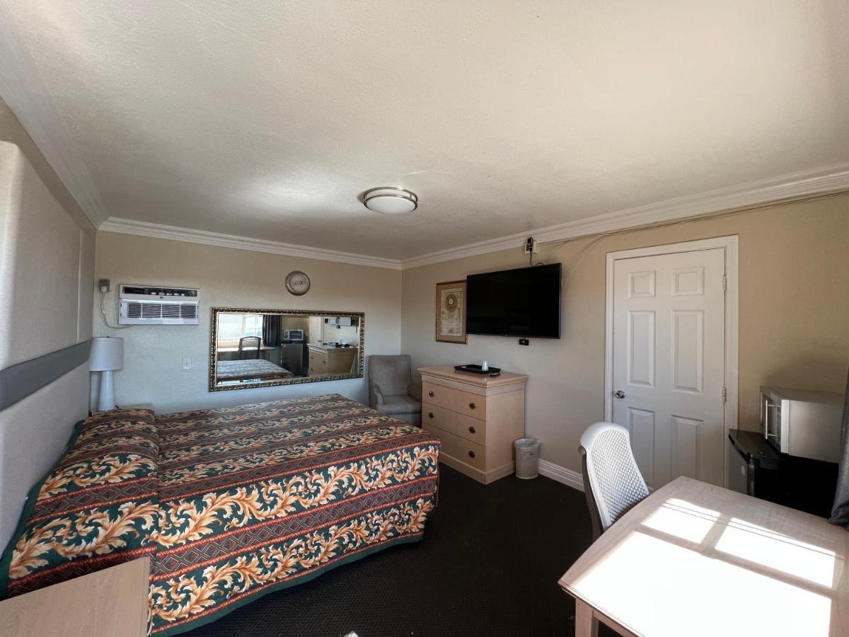 Flamingo Motel Oxnard Bagian luar foto