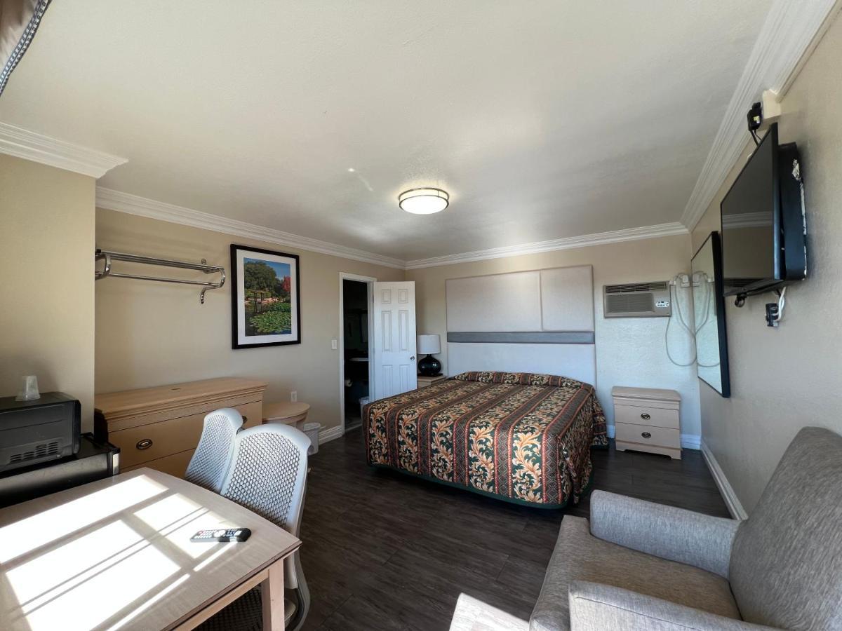 Flamingo Motel Oxnard Bagian luar foto