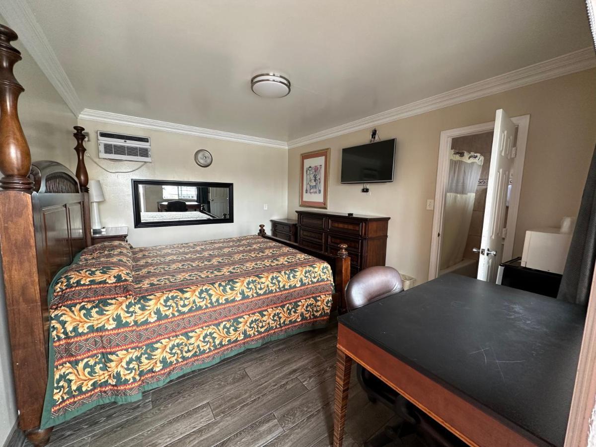 Flamingo Motel Oxnard Bagian luar foto